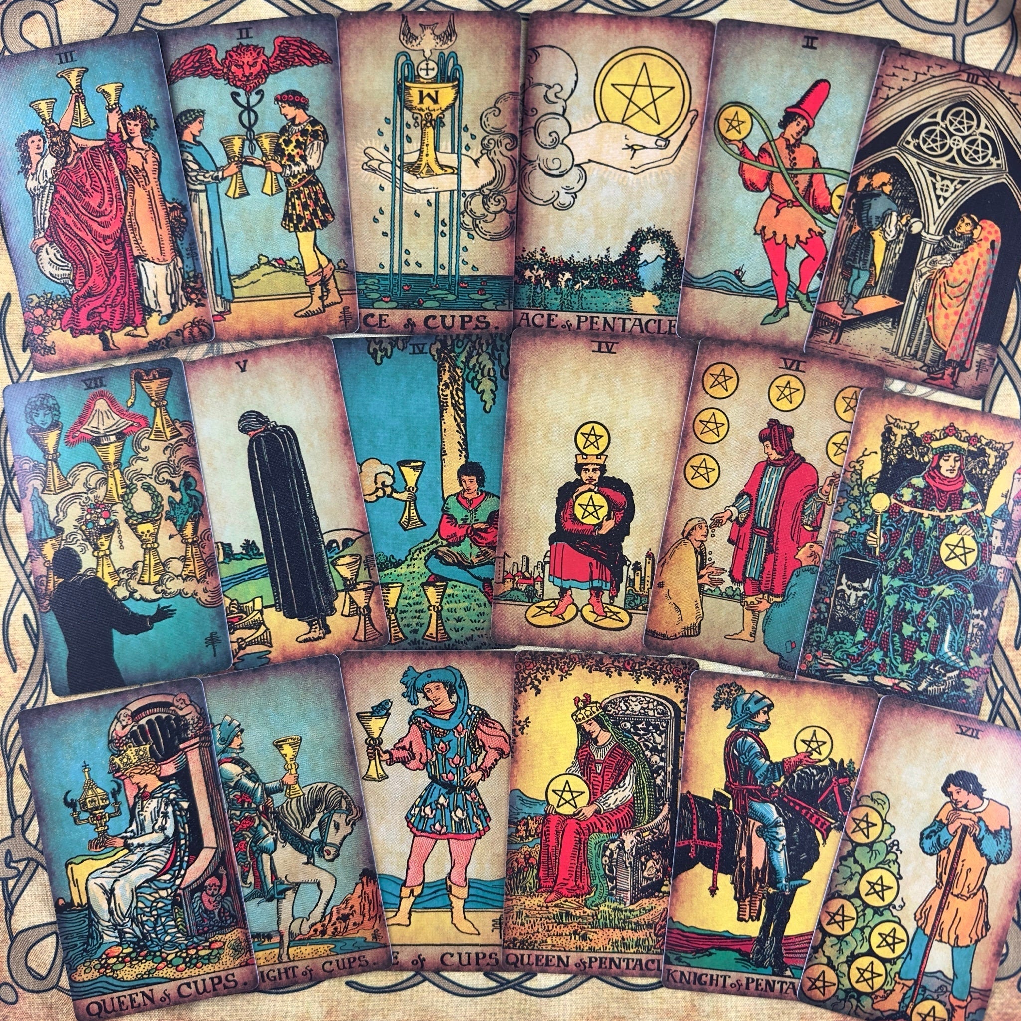 The Smith-Waite Tarot Borderless Vintage Eco Linen Tarot Cards